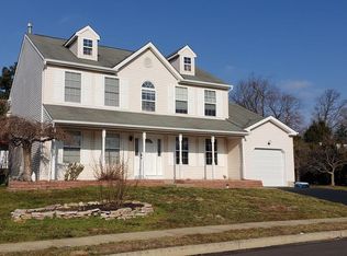 102 Charter Ct, Feasterville Trevose, PA 19053