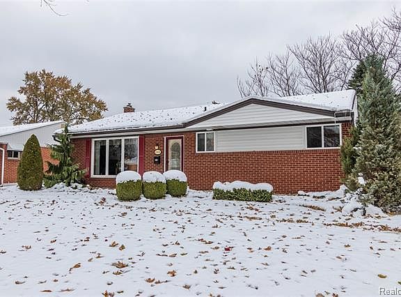 2nd image of 43436 Donley Dr