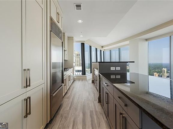 4th image of 3344 Peachtree Rd NE Unit 3703