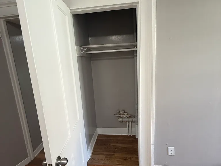 249 Blue Hills Ave #2W — Photo 2