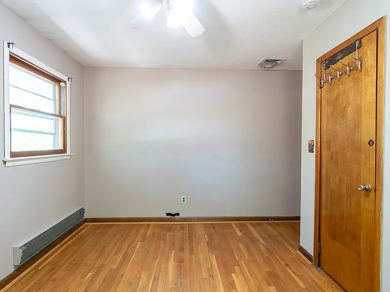 21 Hamilton Ave — Photo 18