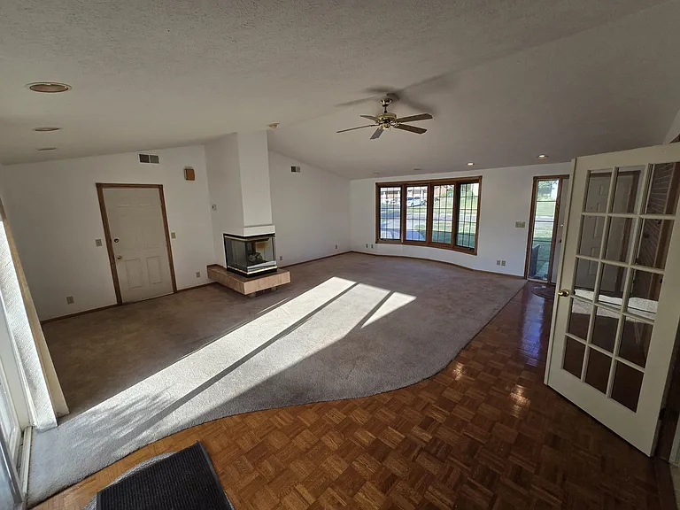 420 Steinway Rd — Photo 1