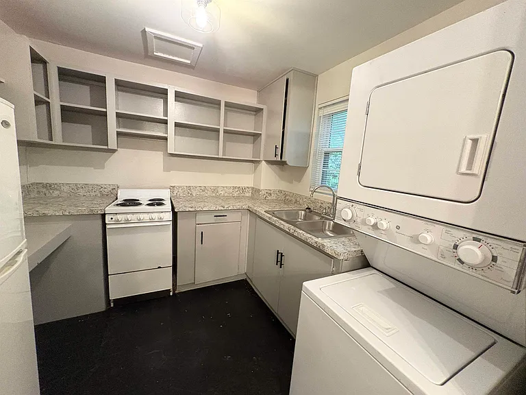 202 E Bradford Rd #3 — Photo 10