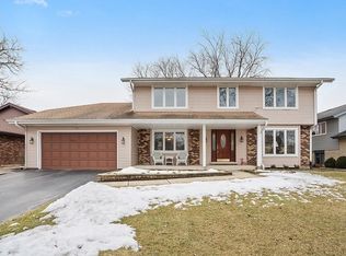 711 Doe Cir, Westmont, IL