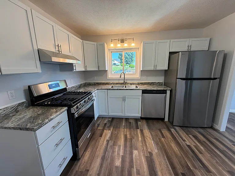 3804 Valley St — Photo 4