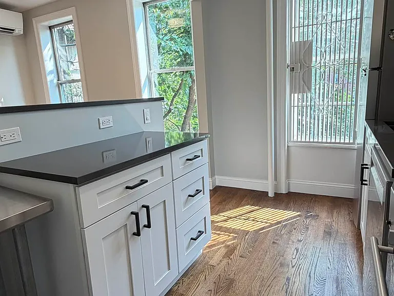 410 Douglass St #3 — Photo 9