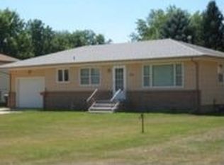 404 Berber St, Cairo, NE 68824