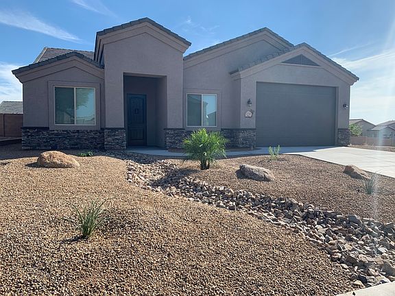 2nd image of 1758 E Alder Cir