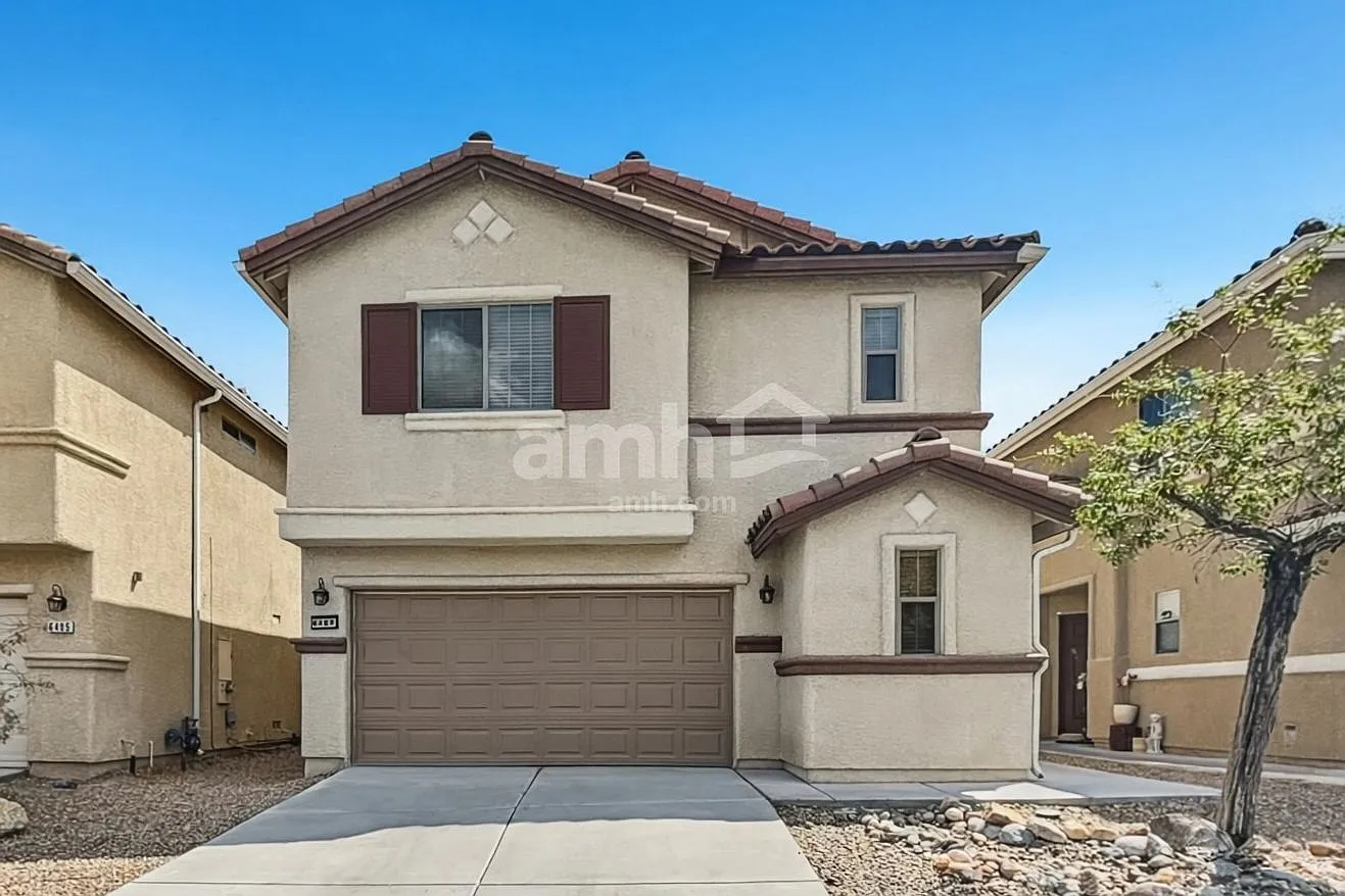 3 bed, 2.5 bath, 1750 sqft, $2,140 — Photo 1