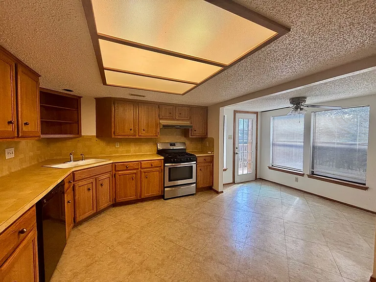 5311 Doe Valley Ln — Photo 15
