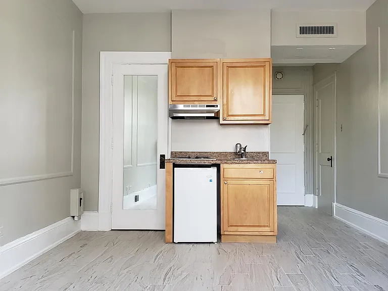 1324 Locust St #1 — Photo 4