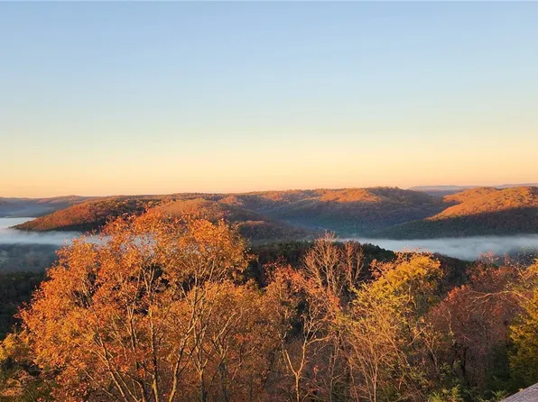 51 Cypress Point Ln, Holiday Island, AR 72631