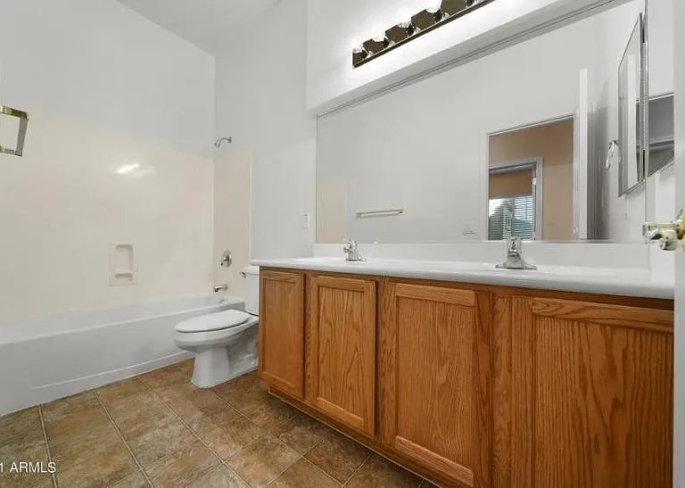 3010 W Languid Ln — Photo 25