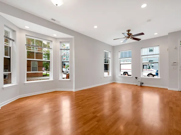 1318 Bainbridge St, Philadelphia, PA 19147