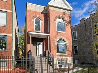3218 W Walnut St, Chicago, IL 60624
