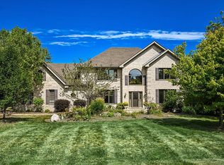 14 Steeplechase Dr, Hawthorn Woods, IL 60047