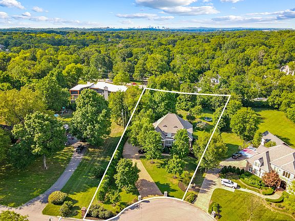 5th image of 804 Alder Ct