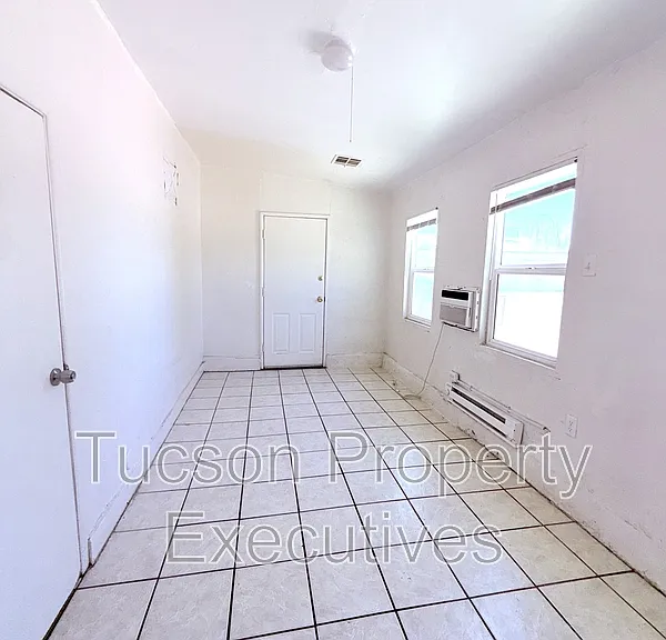 19 W Veterans Blvd #6 — Photo 8
