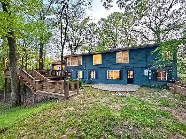 1801 Chickasaw Dr — Photo 2