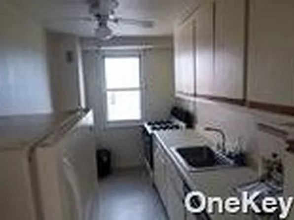 16420 Highland Ave APT 9D, Queens, NY 11432