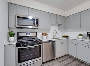 705 S Milwaukee, Libertyville, IL 60048