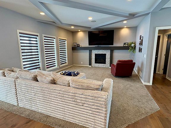 4th image of 6514 N 165th St