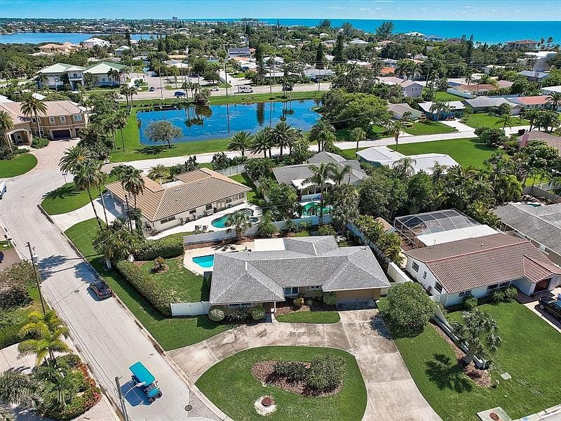 1st image of 1208 Bay Dr
