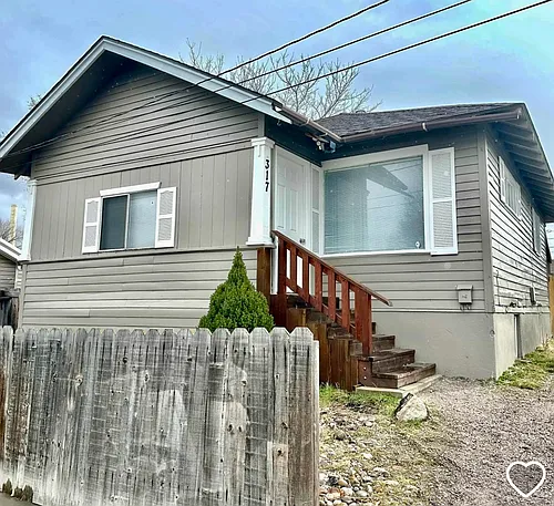 317 W Carson St Photo 1