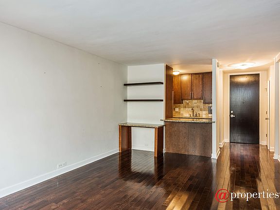 Kitchen / Living Room