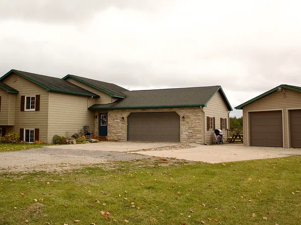 1271 N Everett Rd, Roscommon, MI 48653