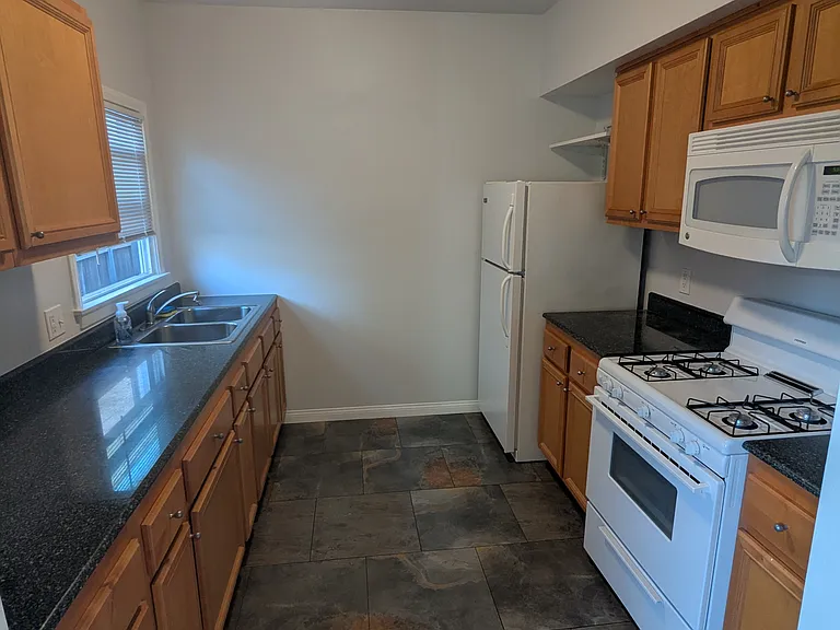3509 E Broadway #9 — Photo 4