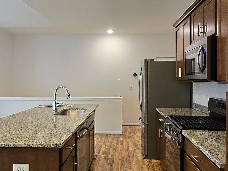 107 Alabaster Ln — Photo 5