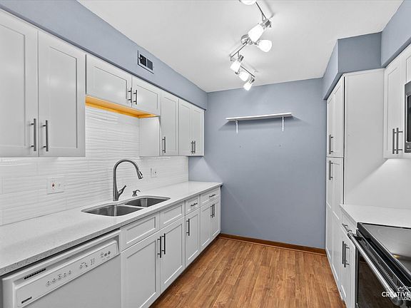 3rd image of 450 W Downer Pl APT 2A