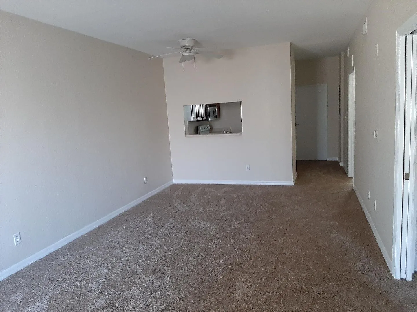 Coming early August 2/2 Ground floor with newer carpeting — Photo 2