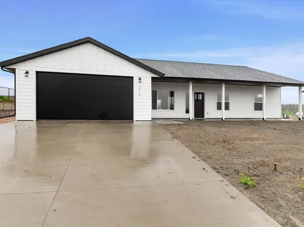 216 Juniper Dr, Belle Fourche, SD 57717