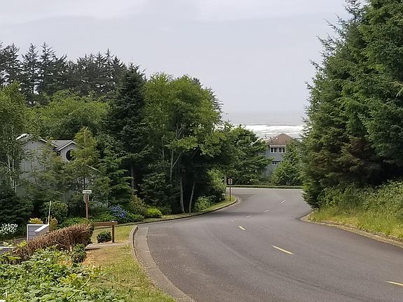 4th image of 156 Jennifer Dr