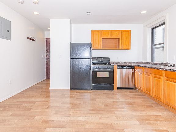 2nd image of 327 Eastern Pkwy #L2