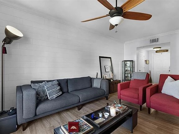 5th image of 439 Water St #439