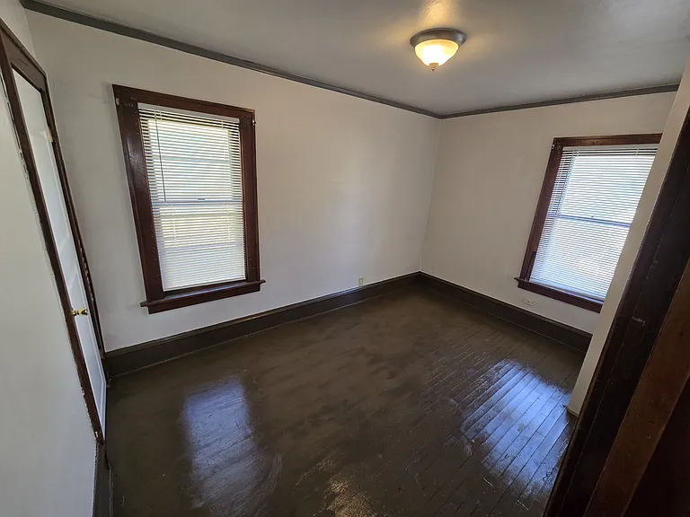1908 W Melvina St — Photo 13