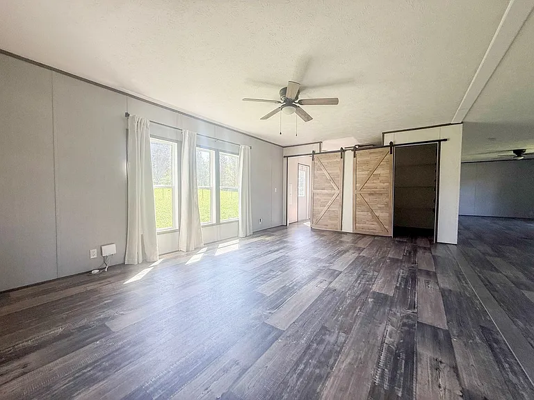 175 Oak Ln — Photo 18