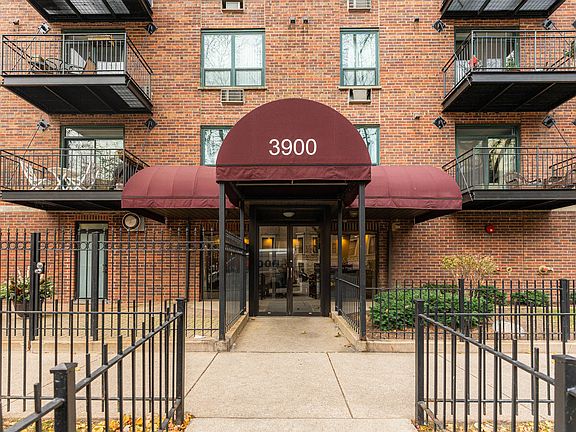 2nd image of 3900 N Pine Grove Ave APT 609