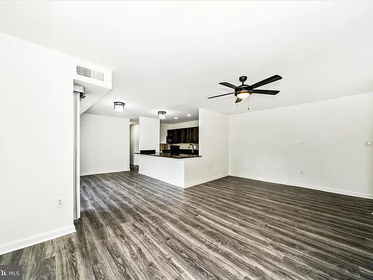 12202 Braxfield Ct #16/228 — Photo 7