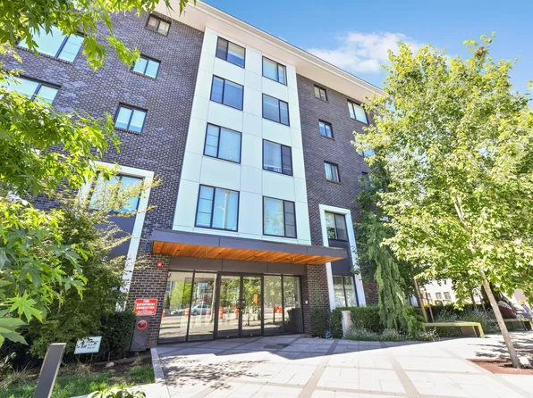 15848 Fraser Hwy #306, Surrey, BC V4N 0Y4