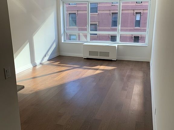 5th image of 200 E 94th St APT 316