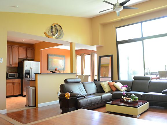 12' Vaulted ceilings