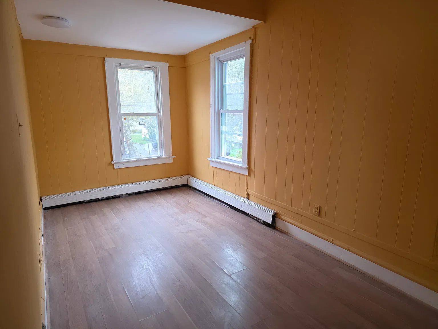 4 bed, $3,000 — Photo 1