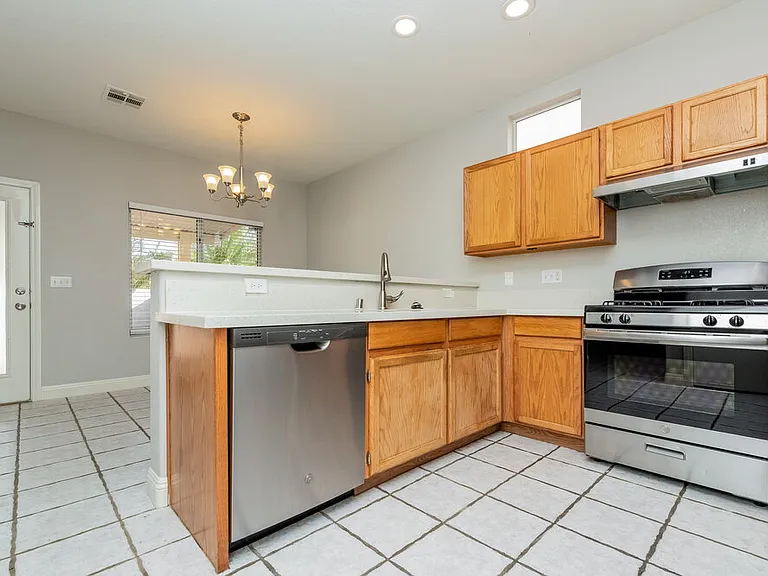 5044 Drifting Creek Ave — Photo 7
