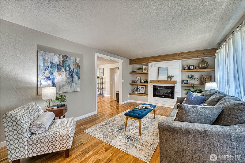 5th image of 20404 95th Avenue E