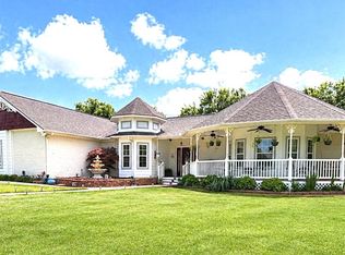 102 Palmer Dr, Comanche, TX 76442