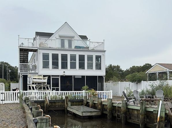 242 Dock Rd